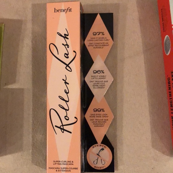 NEW Benefit cosmetics, 5 full size products with makeup bag, - Picture 11 of 14